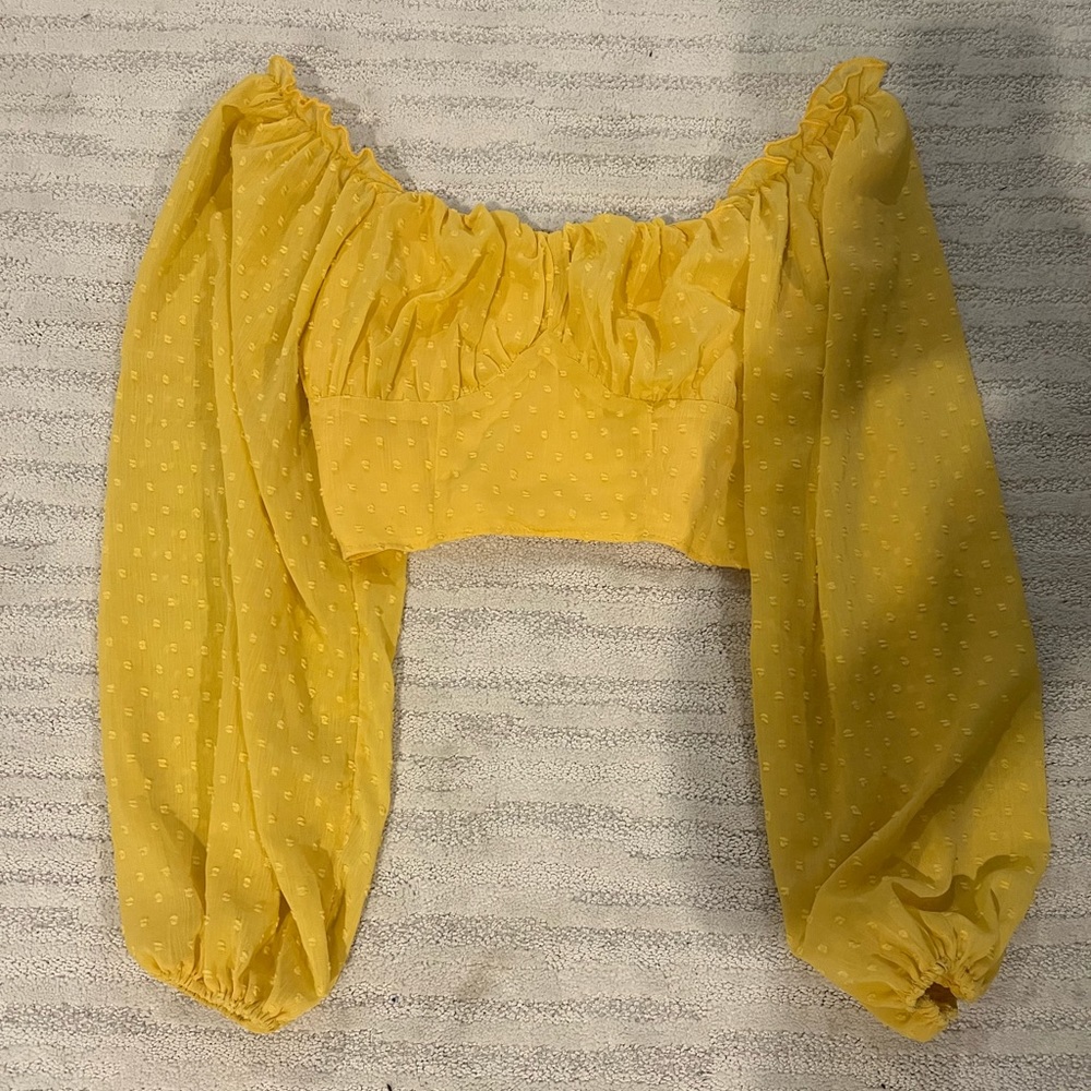 Long sleeve yellow top 💛⭐️